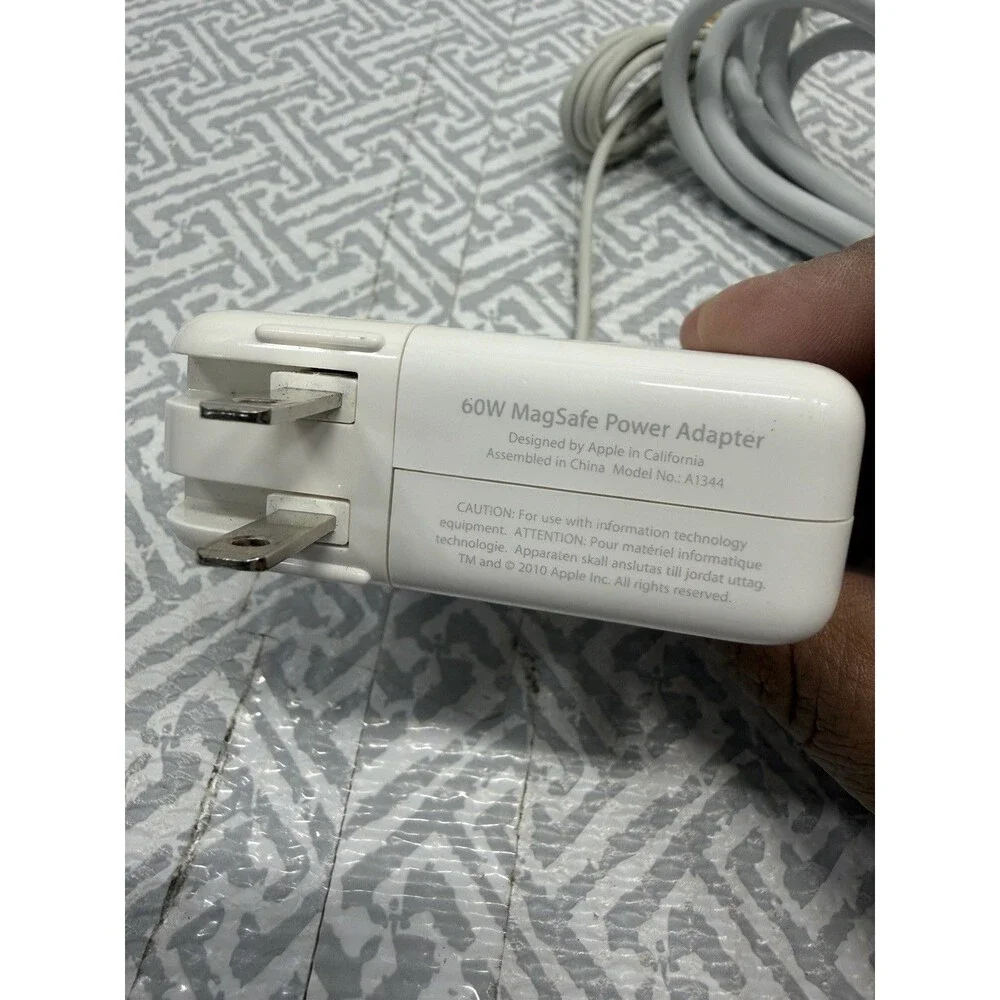 Genuine Apple 60W MagSafe 1 Power Adapter MacBook Pro Charger A1344 Cord Bundle